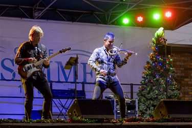 Performer at Kissimmee Festival of Lights